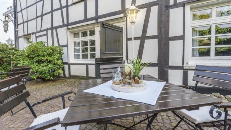 Hotel Zur Post Dabringhausen - Contactless Self Check-In Wermelskirchen Exterior photo